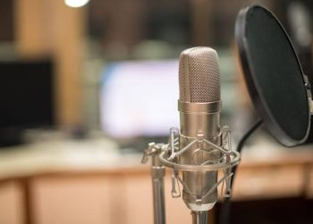 Voice Cloning Technology: Navigating the Ethical Implications in the Digital Age