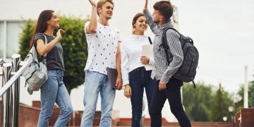 The Audacity to draft the dissertation with the aid of Peer Critique