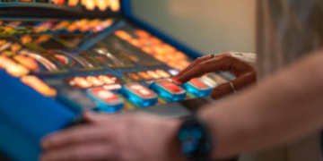 The Evolution of Online Gaming: From Text-Based Adventures to Virtual Reality