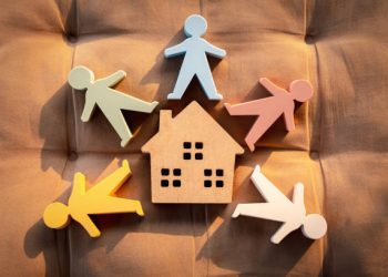 Why Moving an Elderly Loved One into a Care Home Can Strengthen Family Bonds