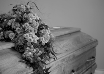 Navigating Social Situations with Grace: When to Offer Support