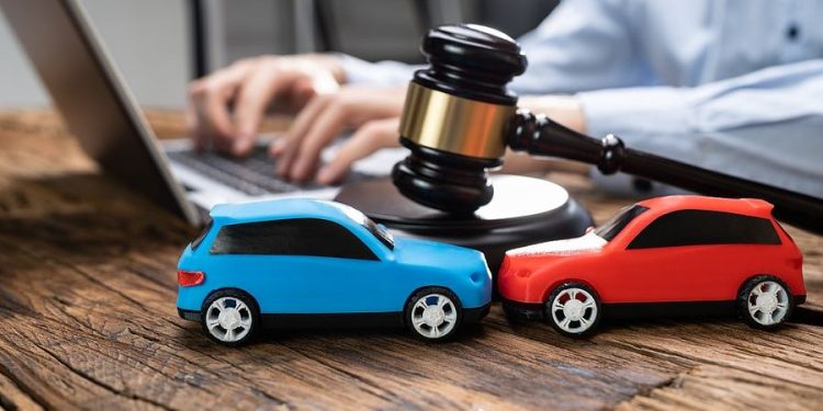 Navigating the Aftermath of a Collision: How a Car Accident Lawyer Can Help