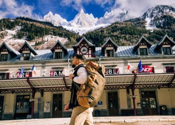 A Comprehensive Guide to Traveling: Essential Tips, Strategies, and Inspiration