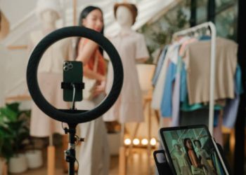 How Music Influences Fashion for Women Today