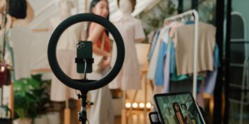 How Music Influences Fashion for Women Today