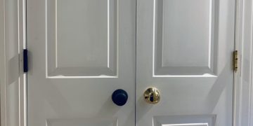 Can You Mix Black Door Handles with Gold Hardware?