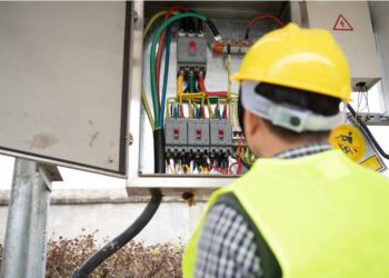 Surge Protection Device for Solar Systems: Key Features and Installation Tips