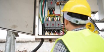 Surge Protection Device for Solar Systems: Key Features and Installation Tips