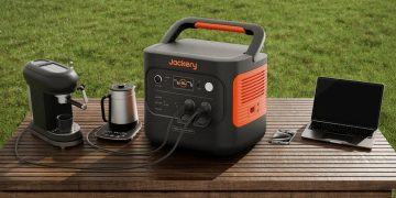 Jackery Solar Generator 2000 v2