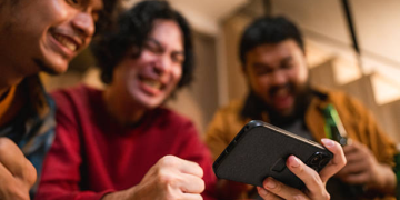 Transparency and independent review portals in online gaming