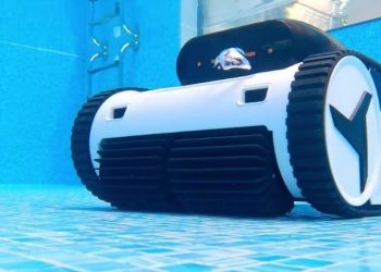 Top Pool Cleaners to Keep Your Swimming Pool Sparkling Clean